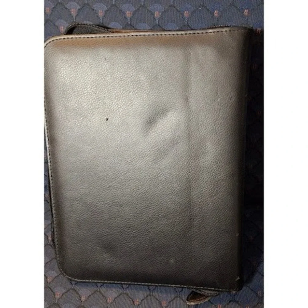 Day-Timer Black Leather Zippered 7-Ring Planner Organizer Portfolio Cover